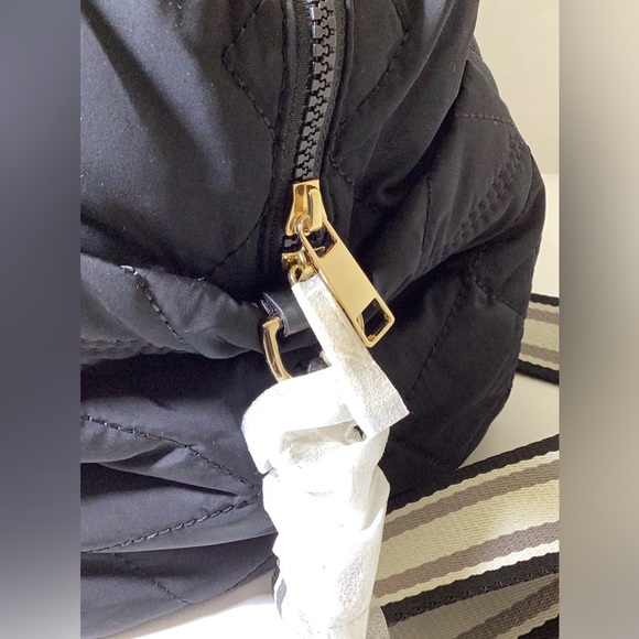 Marc Jacobs
Women's Black Essentials Large Weekender Bag - Picture 7 of 11